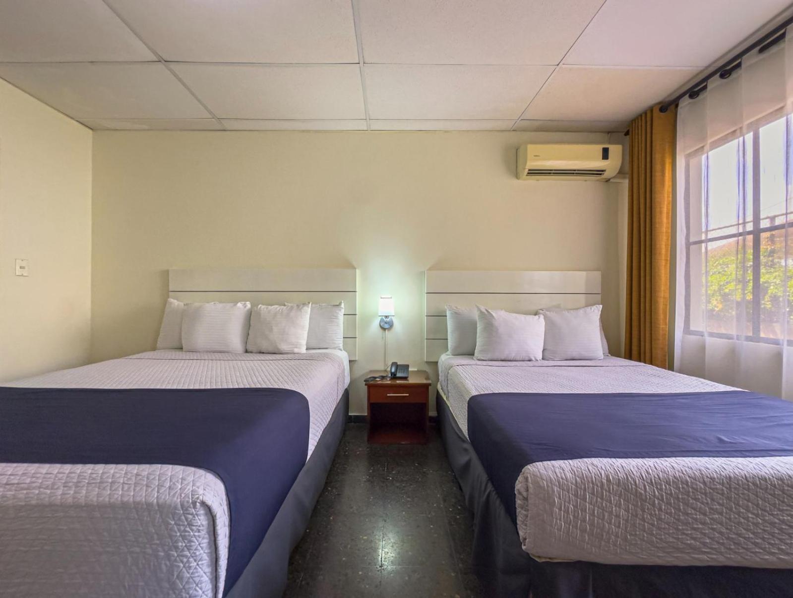 Cardedeu Suites サンサルバドル エクステリア 写真